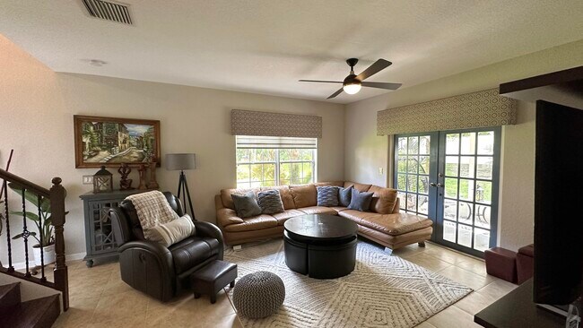 Building Photo - 4702 Cohune Palm Ct