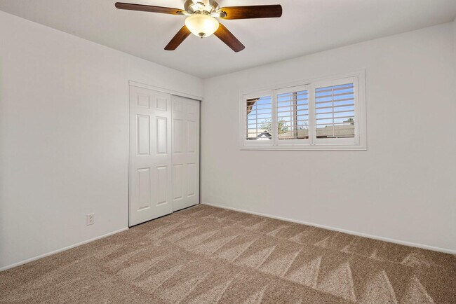 Building Photo - 8323 E Montecito Ave