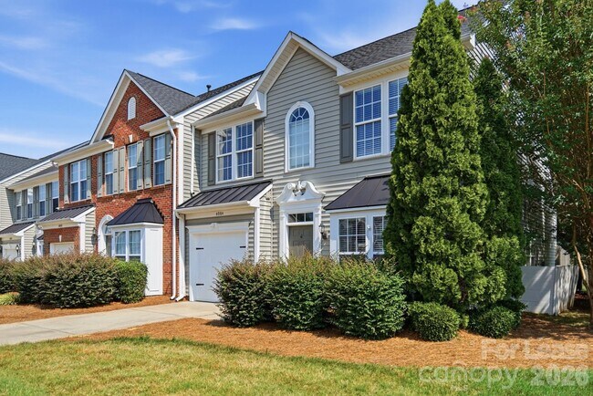 Building Photo - 4084 Holly Villa Cir