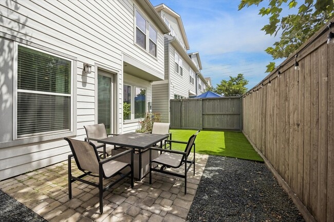 Building Photo - 1415 Biondo Way