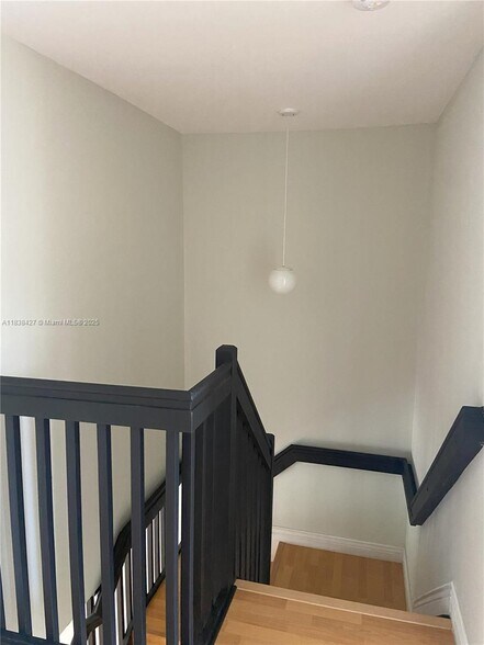 Building Photo - 762 NW 208th Ter