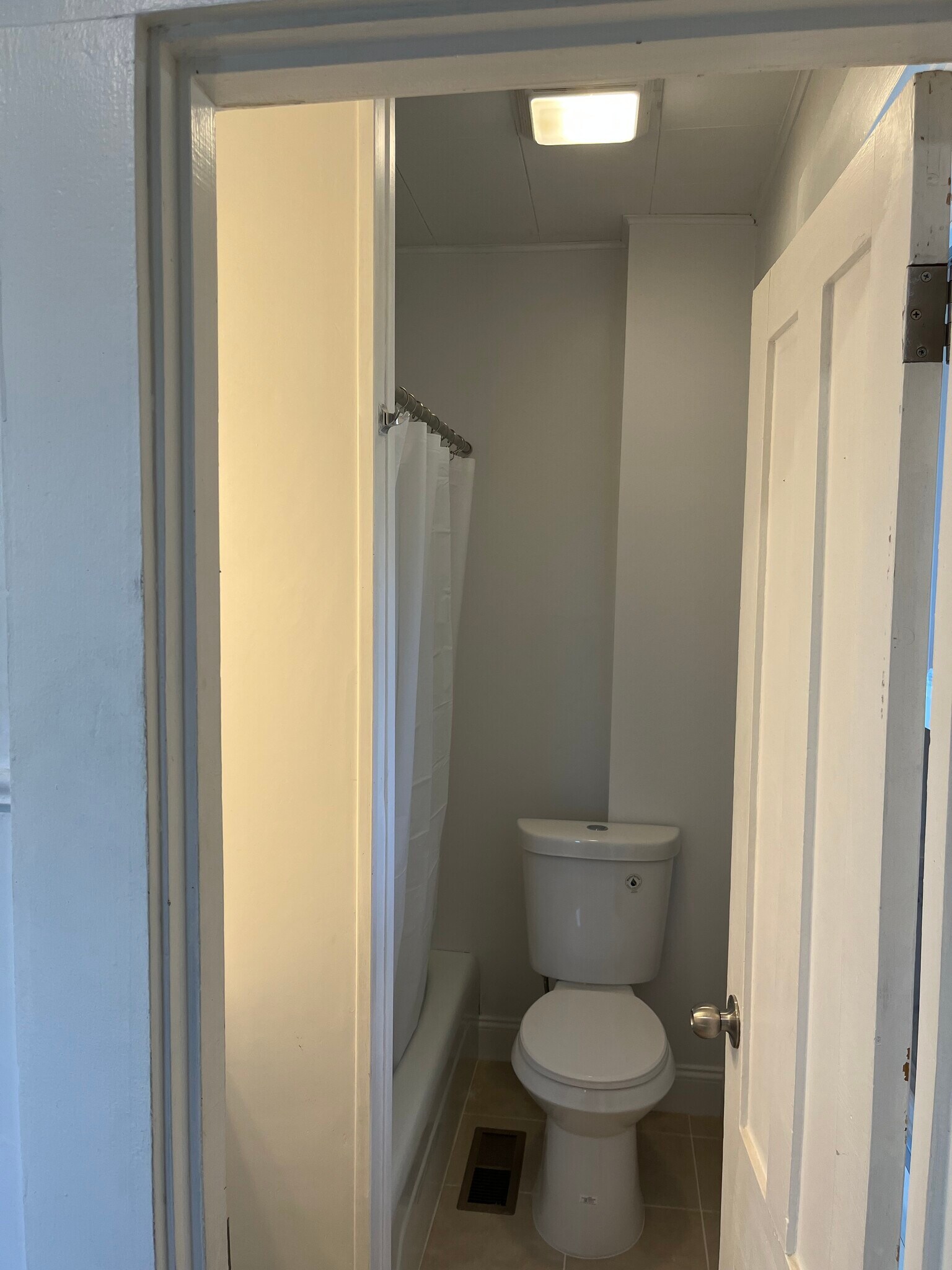 Building Photo - 85 West Main Street