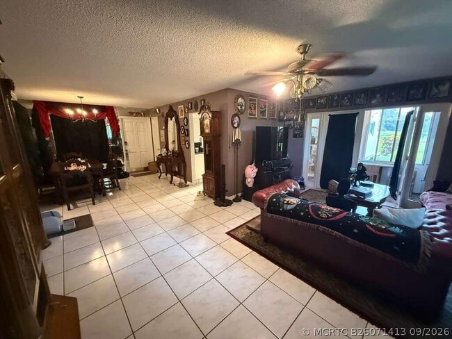 Building Photo - 2510 SW 81st Ave
