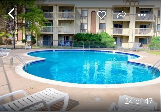 Building Photo - 1300 S Parker Rd