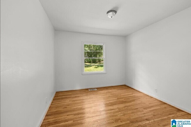 Building Photo - 9805 Red Mill Rd