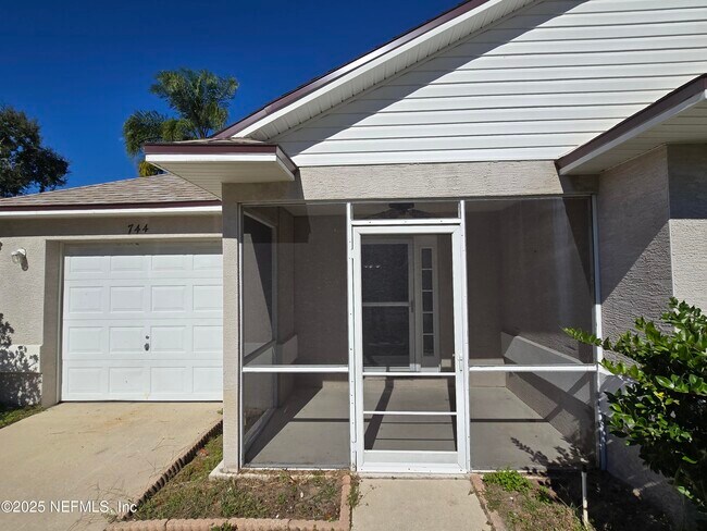 Building Photo - 744 Palm Hammock Cir