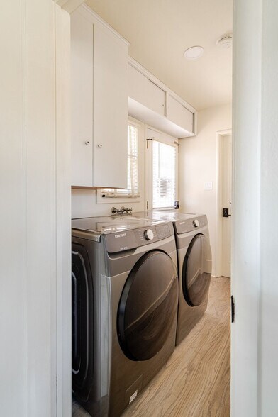 Building Photo - 945 Maryann Dr