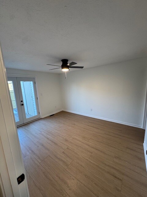 Building Photo - 6605 Vandre Ave