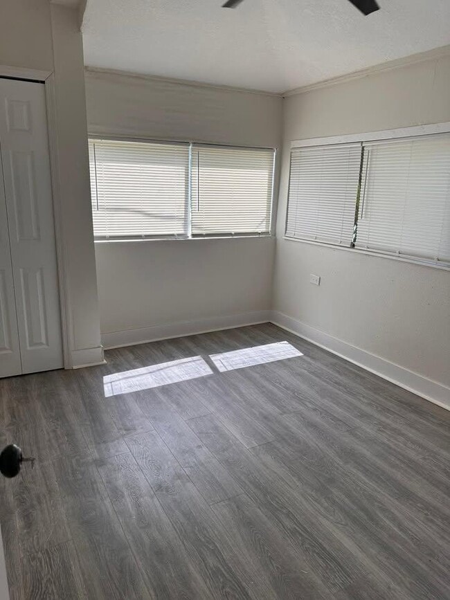 Building Photo - 829 NE 3rd St