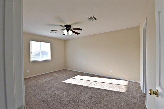 Building Photo - 105 Mesa Dr