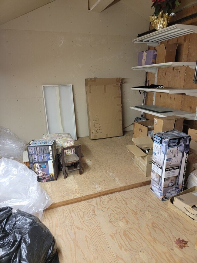 Building Photo - Spacious 2 Bed/2 Bath Condo in the Heart of La Mesa Village offering free COX Cable/WIFI