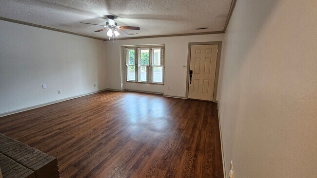 Building Photo - 91 Edgemont Ave