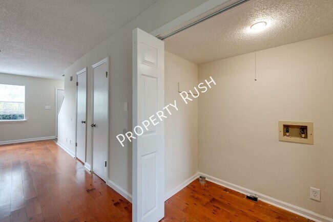 Building Photo - 46 Bell Rd