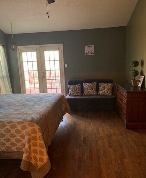 master bedroom 1 - 8100 Red Willow Dr
