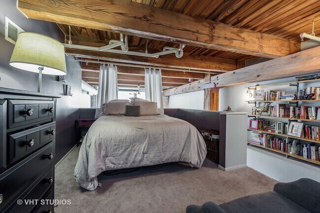 Building Photo - 1727 S Indiana Ave