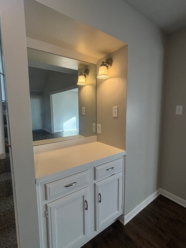 Building Photo - 14218 High Point Dr