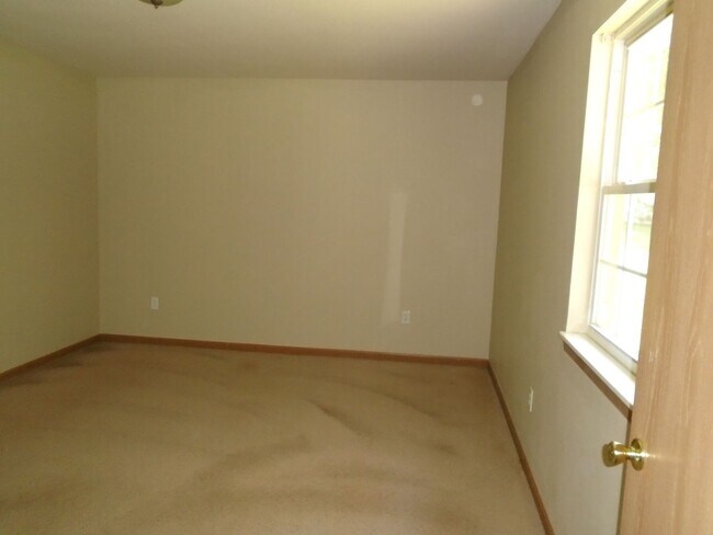 Building Photo - 22605 Hollow Oak Ln