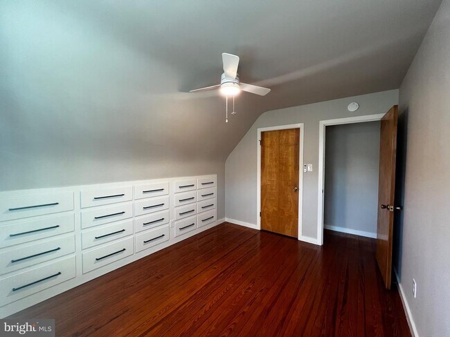 Building Photo - 770 S Lincoln St