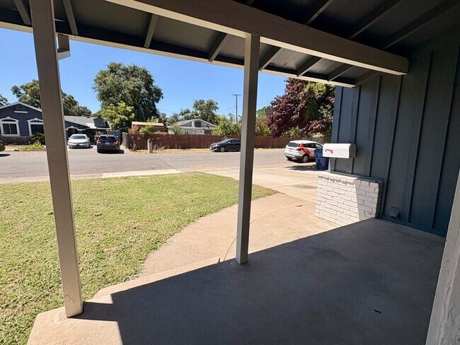 Building Photo - Great Single Story For Rent in Rio Linda CA! 3 Bedroom 1 Bathroom with large backyard