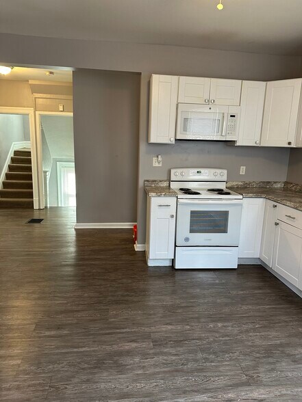 Building Photo - 48 Maytide St