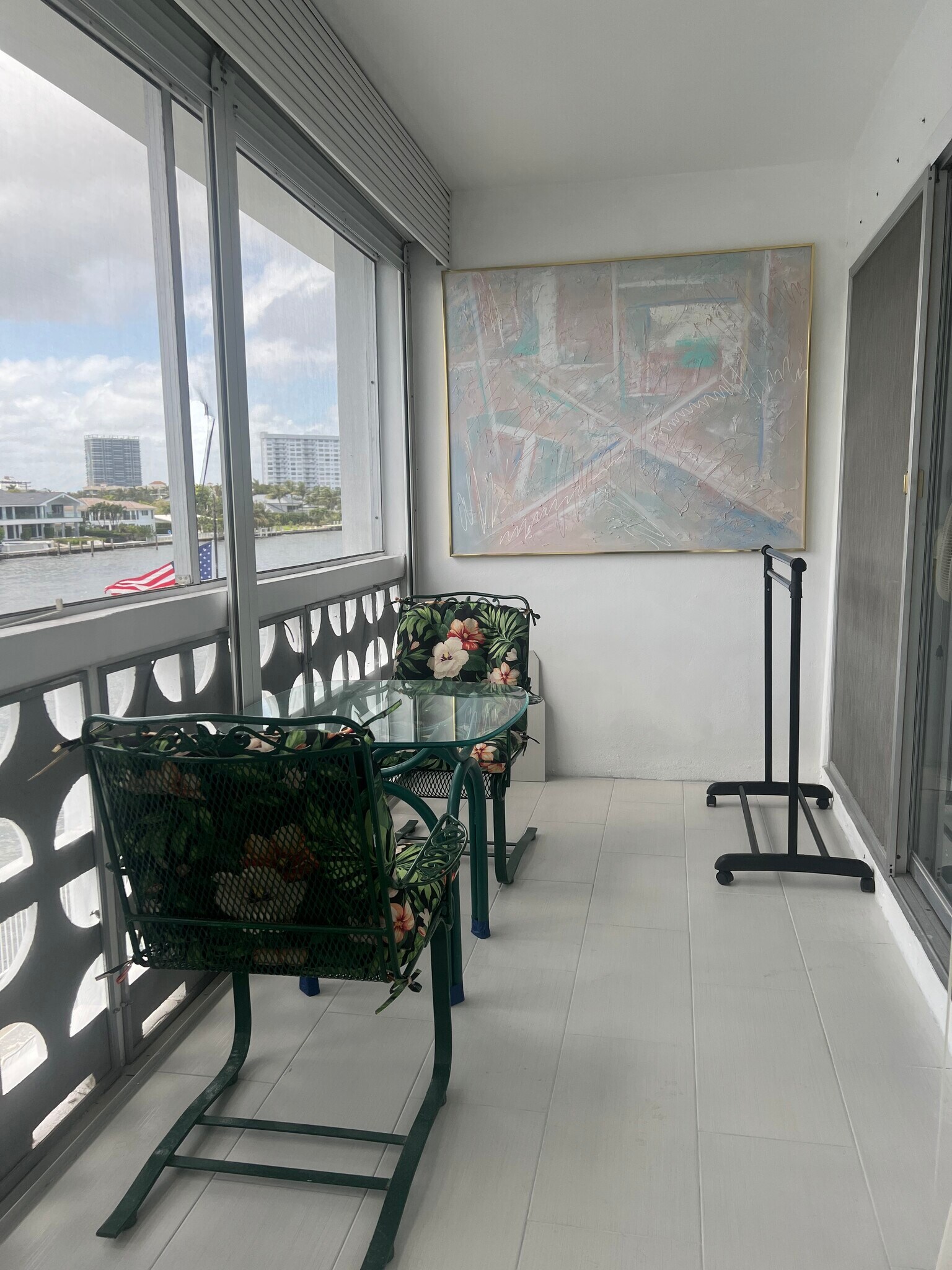 Building Photo - 3135 S Ocean Dr