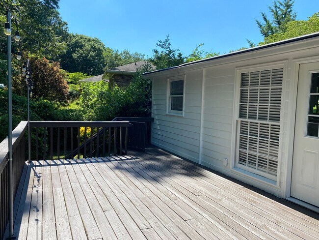 Building Photo - Renovated Brick Ranch in Oak Grove School District - Convenient to Emory & CDC