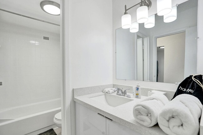 Building Photo - 777 NW 155th Ln