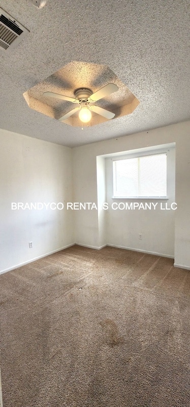 Building Photo - 2302 Savage Dr