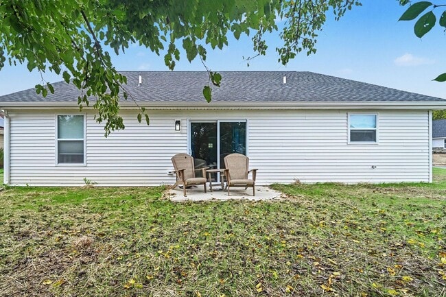 Building Photo - 2100 Thimble Creek Dr