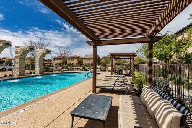 Building Photo - 4770 E Tierra Buena Ln