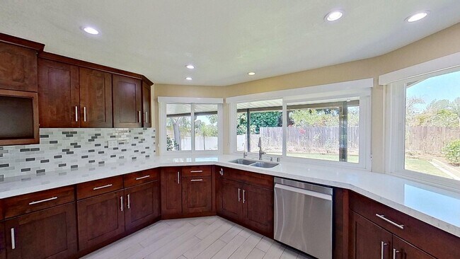 Building Photo - 1825 Celeste Ln