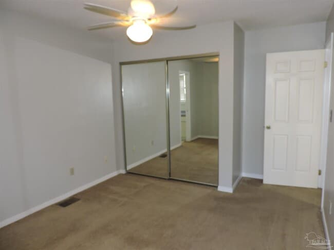 Building Photo - 3501 Parkwood Ave
