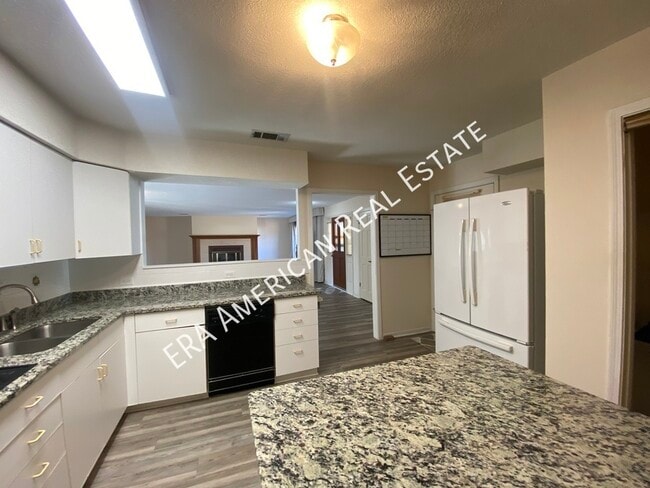 Building Photo - 925 Holbrook Cir