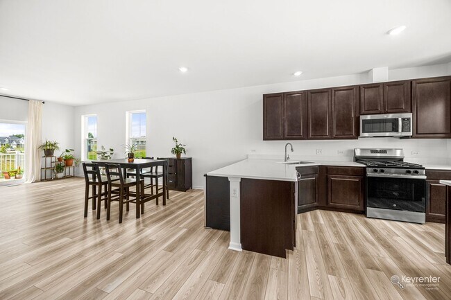Building Photo - 14932 S McCarthy Cir