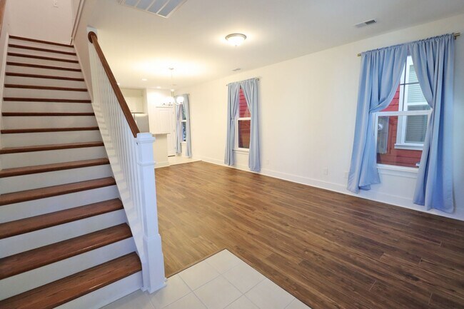 Building Photo - 307 Saint Anns Alley