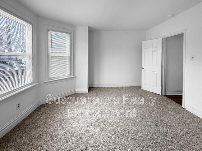 Building Photo - 532 S 16th St