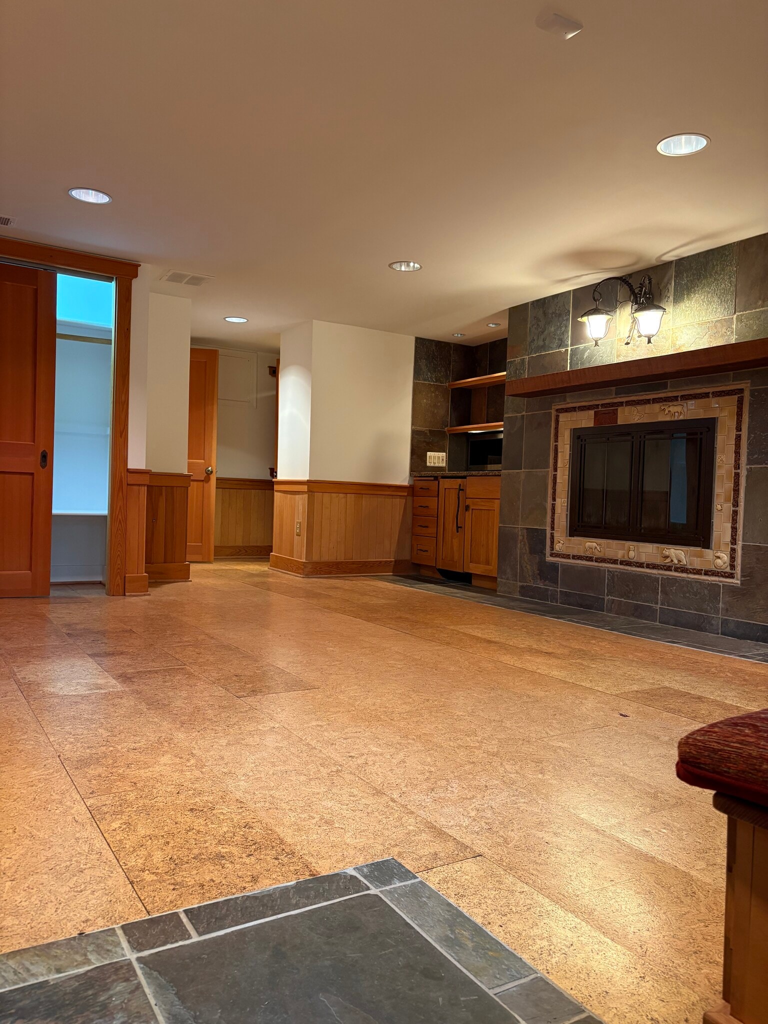 Building Photo - 6662 Van Winkle Dr