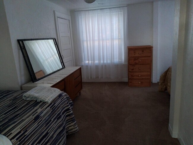 Building Photo - 2120 Columbia Ave