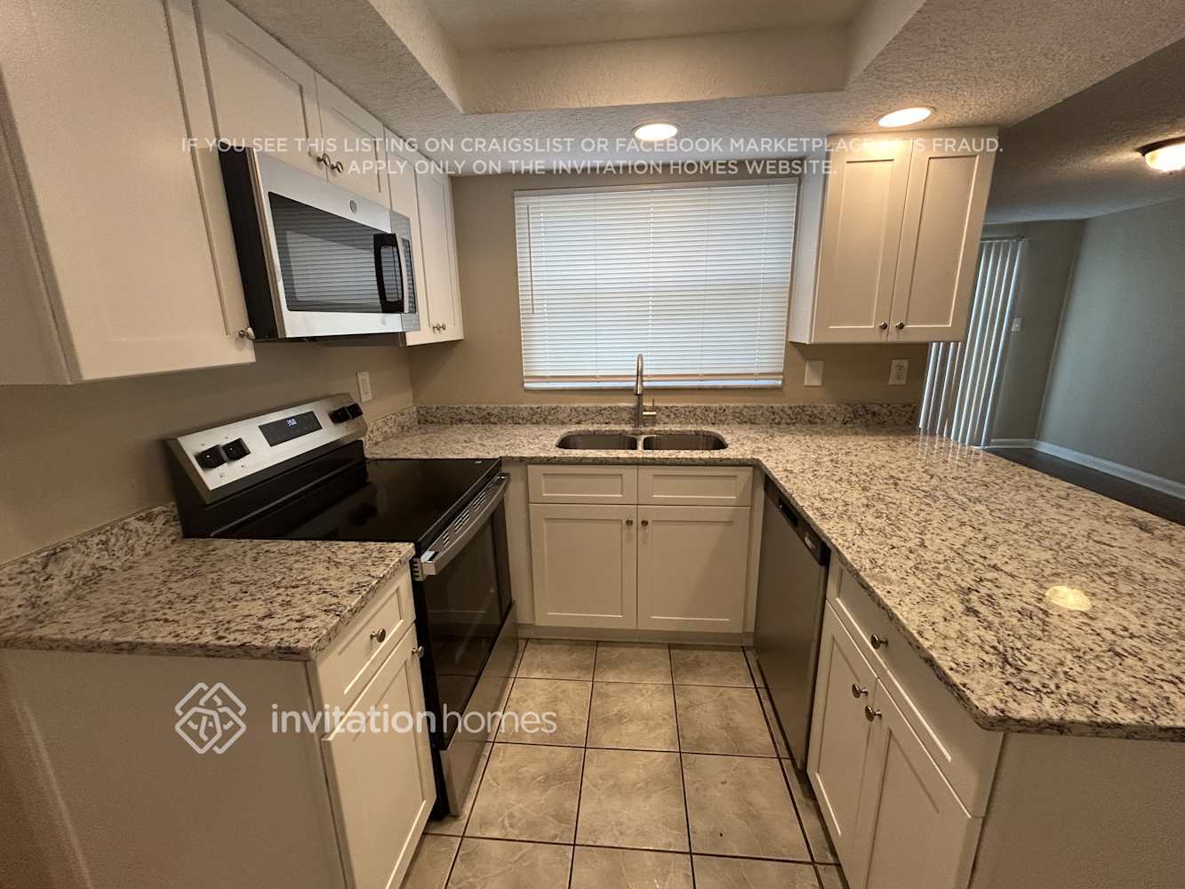 Building Photo - 1705 Village Ct