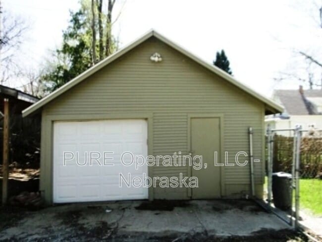 Building Photo - 1009 N 49th Ave