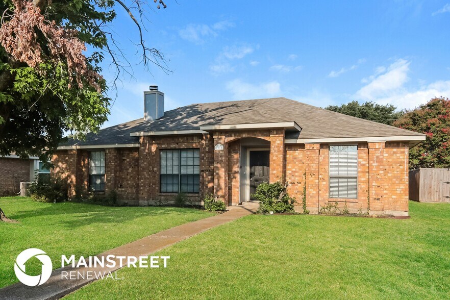 Building Photo - 2313 Crestview Ln