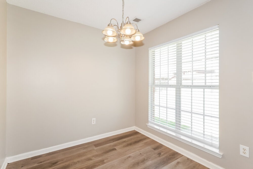 Building Photo - 10734 Ridgefield Dr