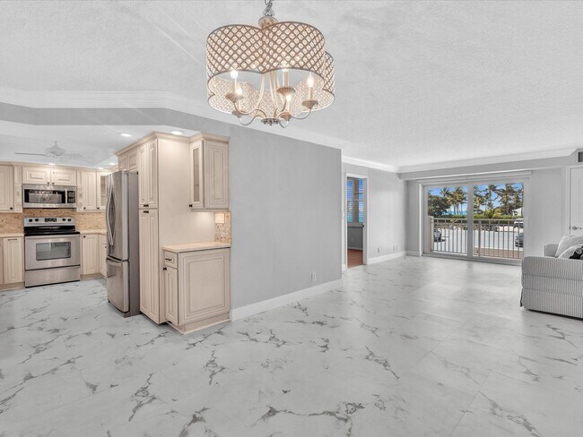 Building Photo - 3301 S Ocean Blvd