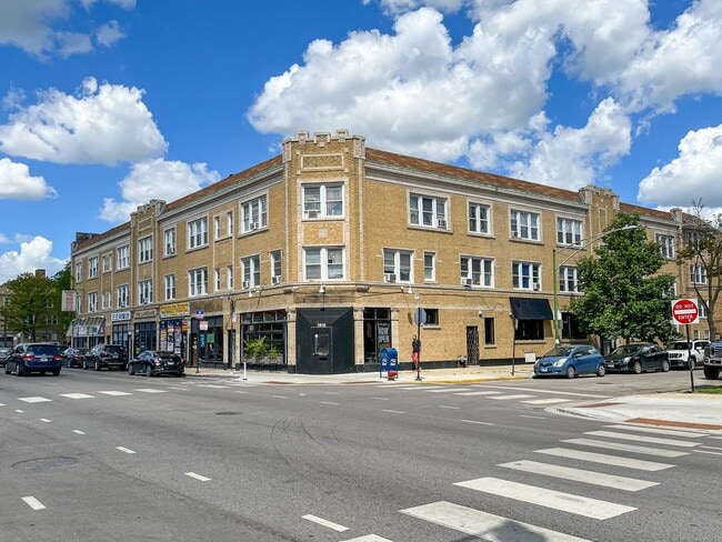 Building Photo - Albany Park - 1 Bed / 1 Bath - Dog Friendly!
