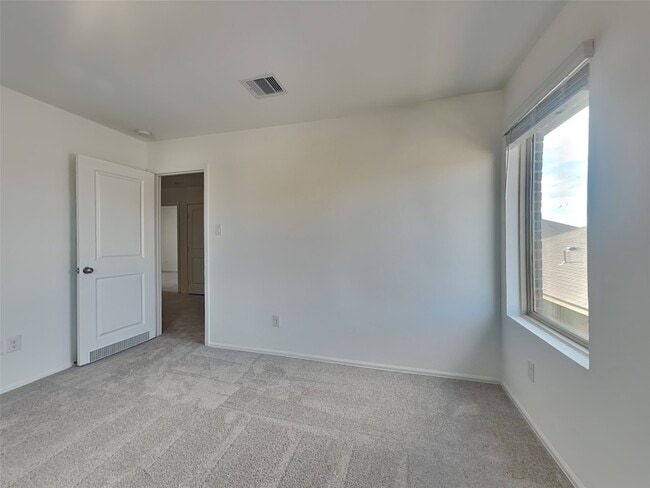 Building Photo - 27019 Breakaway Ln