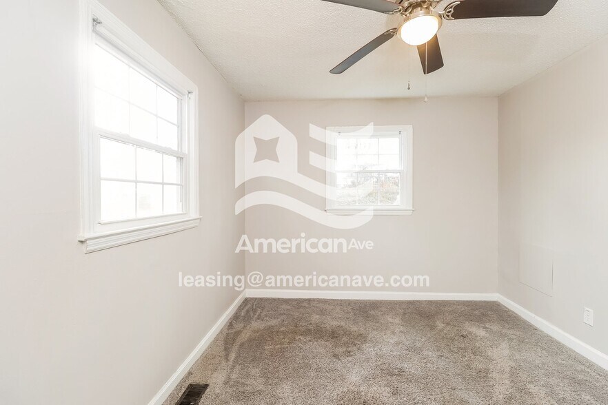 Building Photo - 529 Oakland Ave