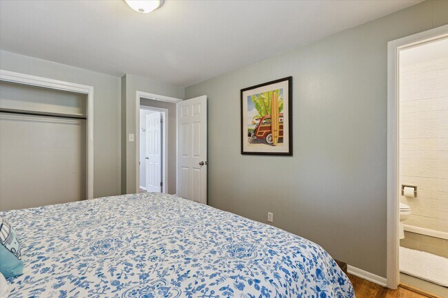 Building Photo - Move-In Ready Ranch with Modern Upgrades a...