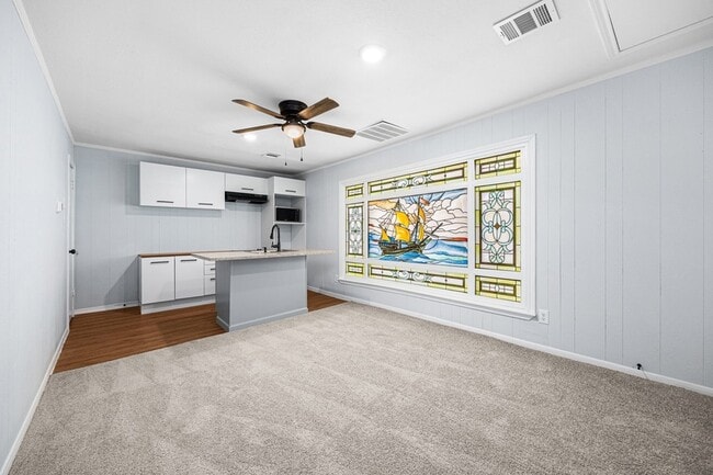 Building Photo - 2926 Meadowcreek Dr