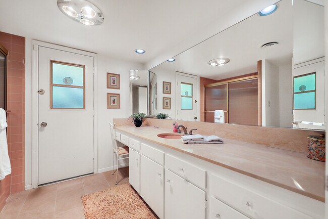 Building Photo - 77137 Iroquois Dr