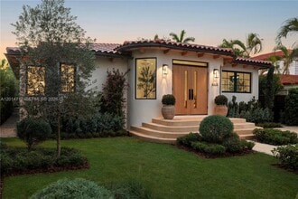 Building Photo - 4430 Royal Palm Ave